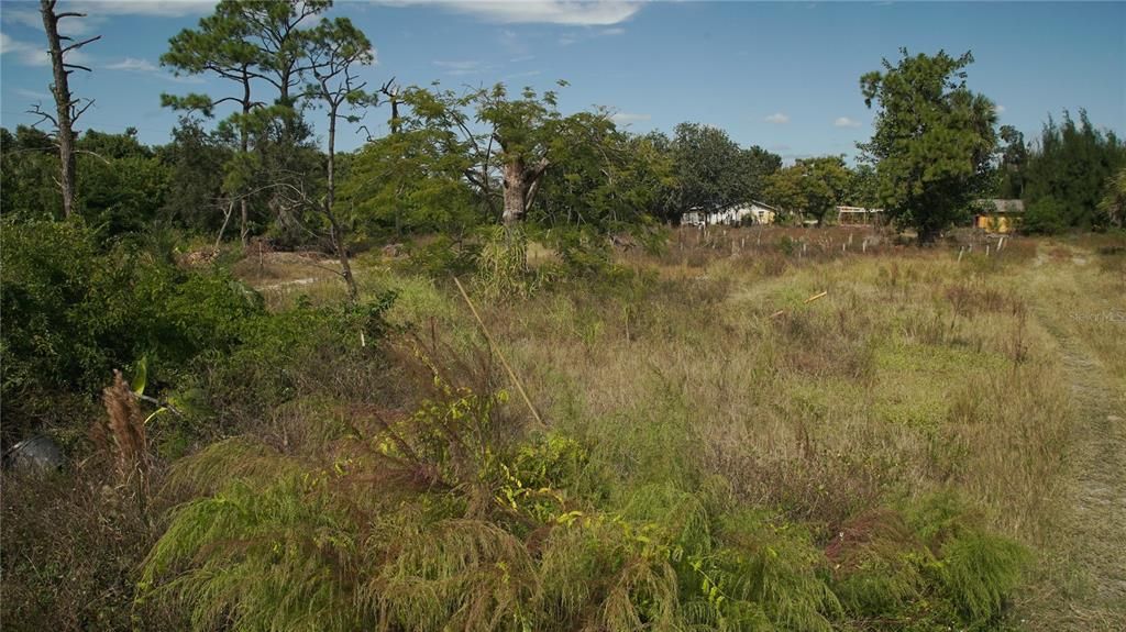 На продажу: $599,000 (6.40 acres)