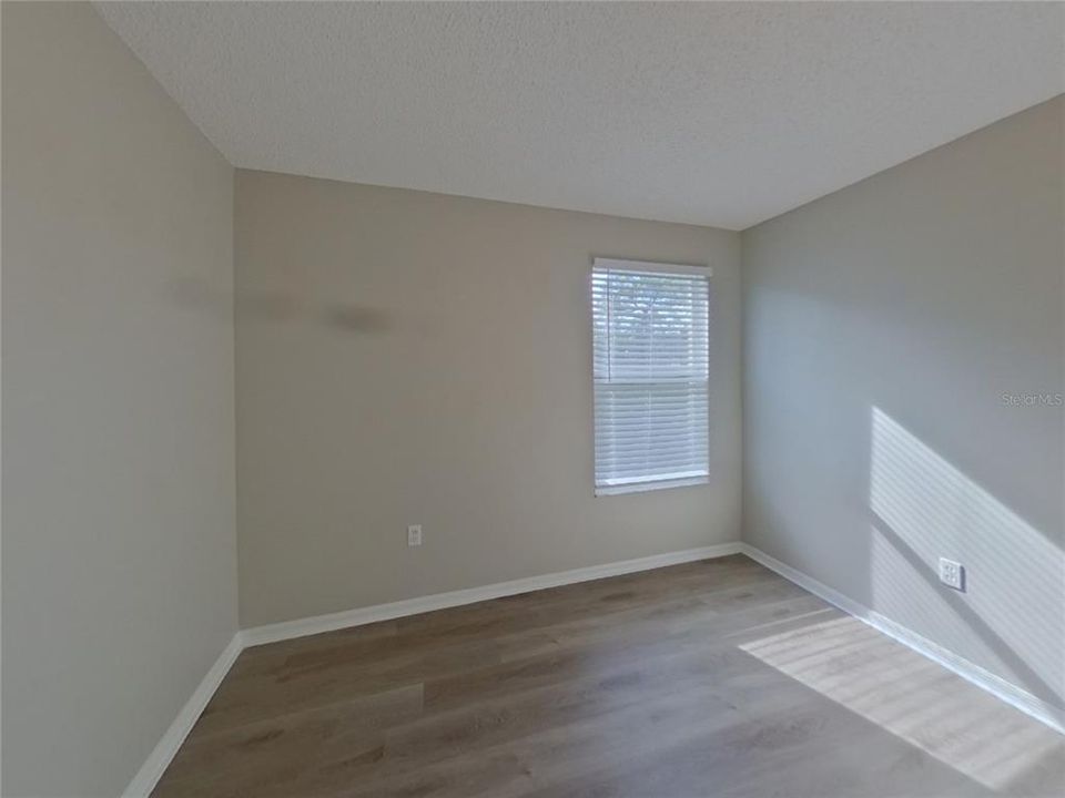 For Rent: $2,099 (5 beds, 2 baths, 2352 Square Feet)