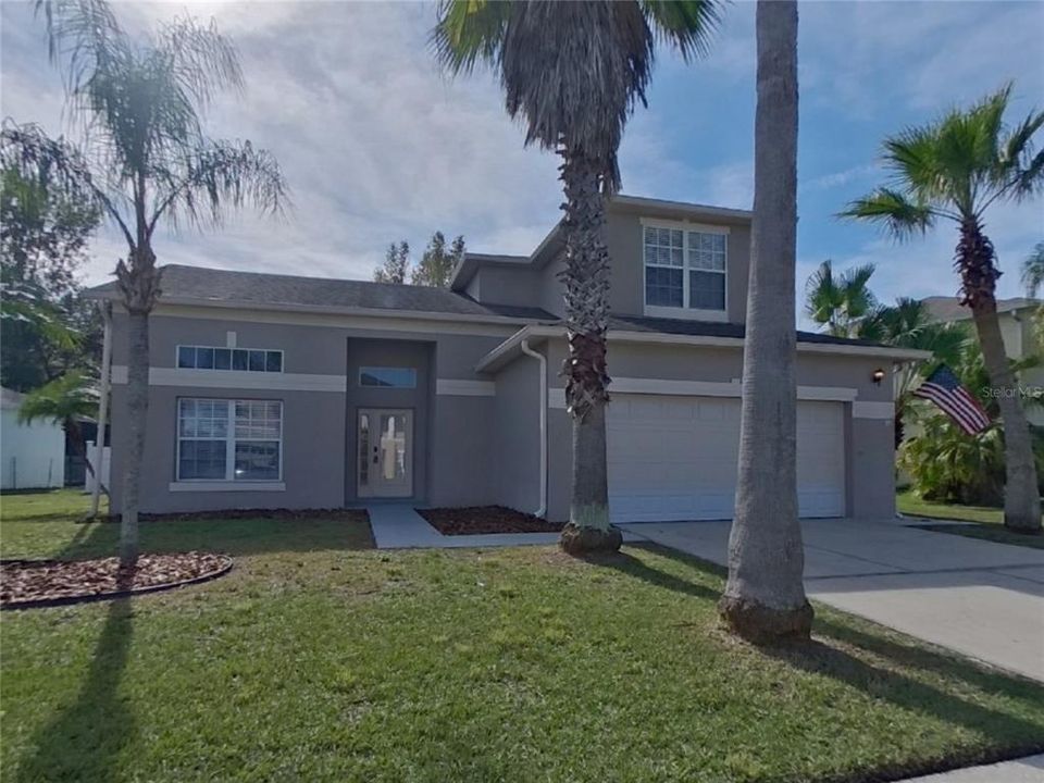 For Rent: $2,099 (5 beds, 2 baths, 2352 Square Feet)