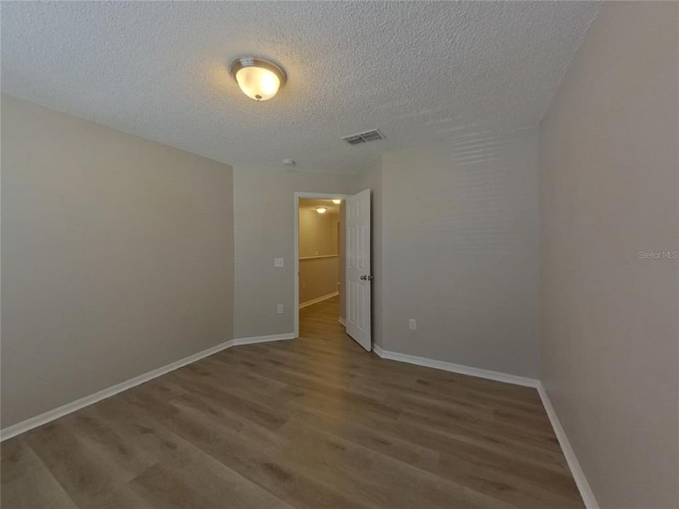 For Rent: $2,099 (5 beds, 2 baths, 2352 Square Feet)