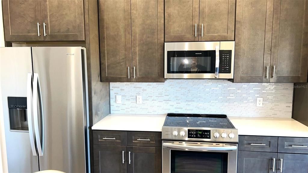 For Sale: $289,000 (2 beds, 2 baths, 1690 Square Feet)