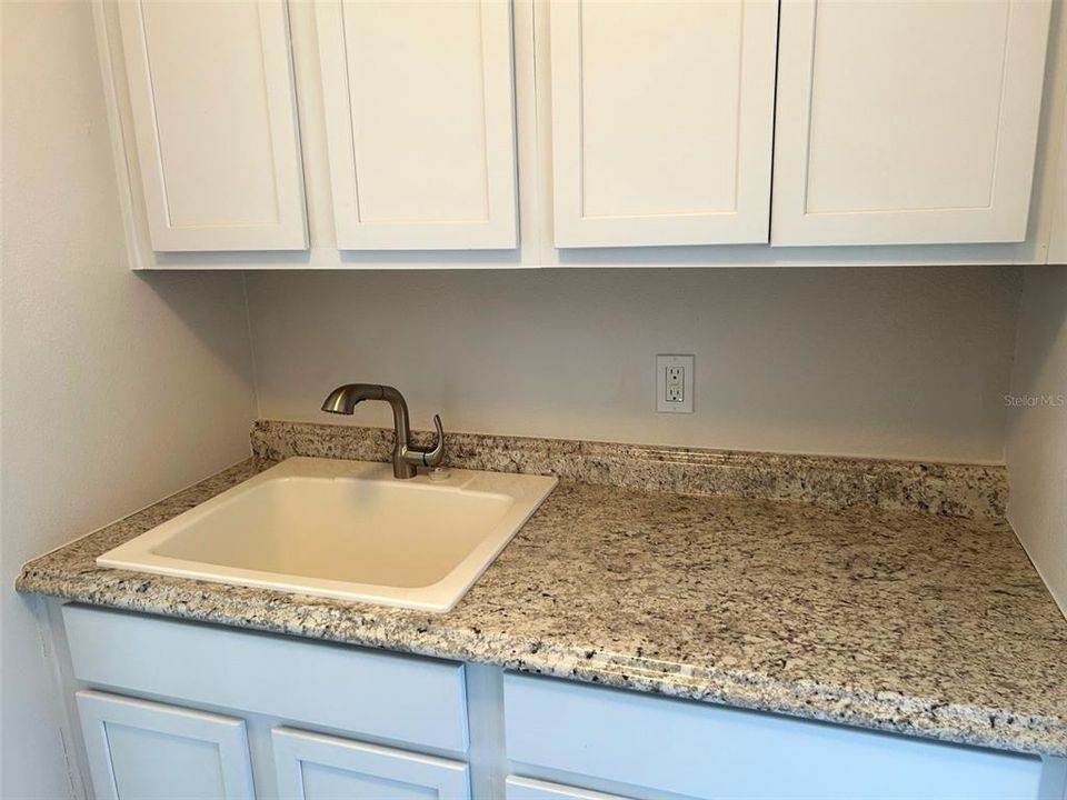 For Sale: $289,000 (2 beds, 2 baths, 1690 Square Feet)