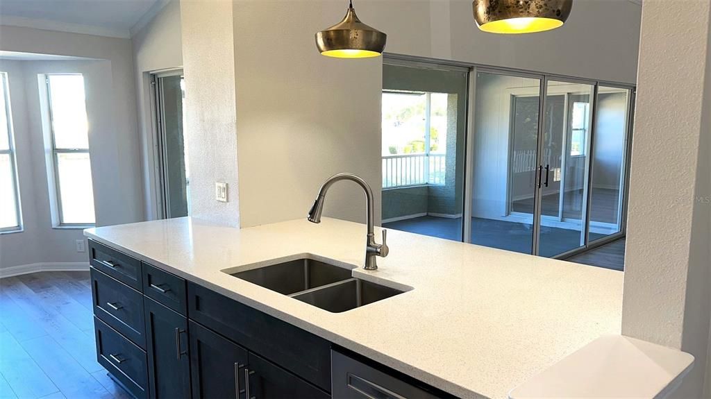 For Sale: $289,000 (2 beds, 2 baths, 1690 Square Feet)