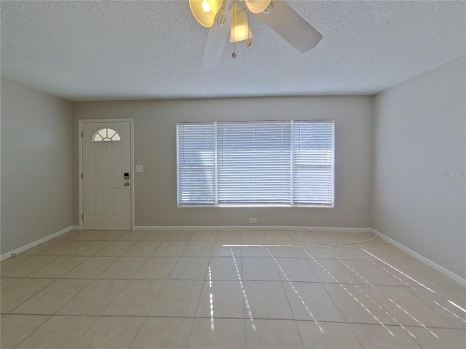 En Renta: $2,339 (4 camas, 2 baños, 1505 Pies cuadrados)