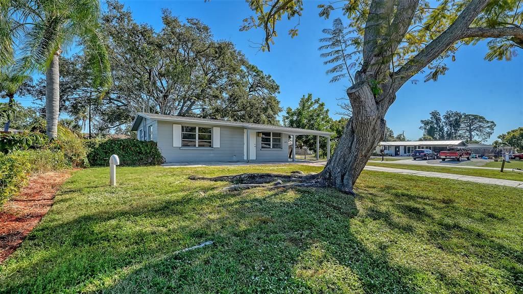 На продажу: $285,000 (2 спален, 1 ванн, 810 Квадратных фут)