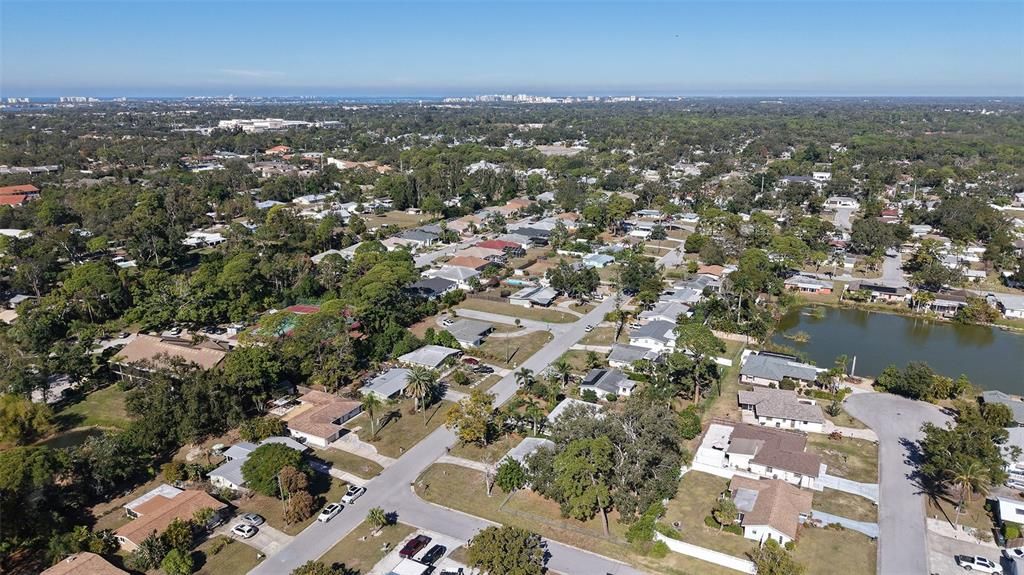 На продажу: $285,000 (2 спален, 1 ванн, 810 Квадратных фут)