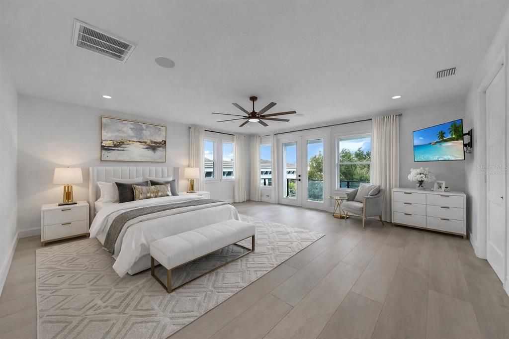 合同活跃: $1,250,000 (4 贝兹, 3 浴室, 3040 平方英尺)