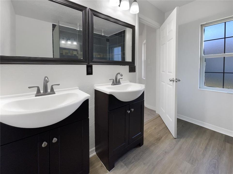 For Sale: $280,000 (3 beds, 2 baths, 1592 Square Feet)