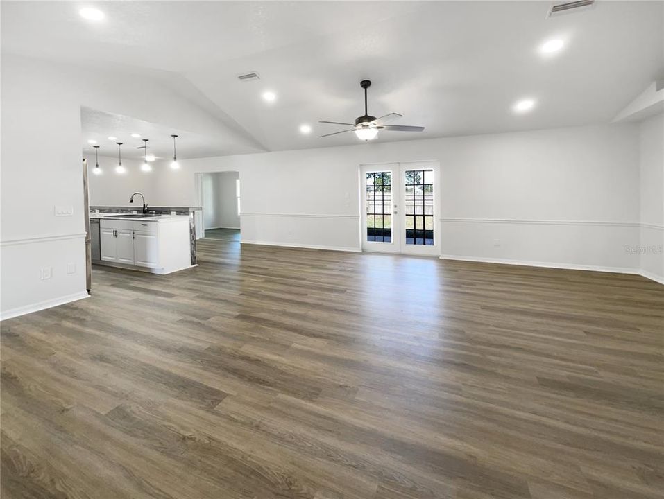 For Sale: $280,000 (3 beds, 2 baths, 1592 Square Feet)