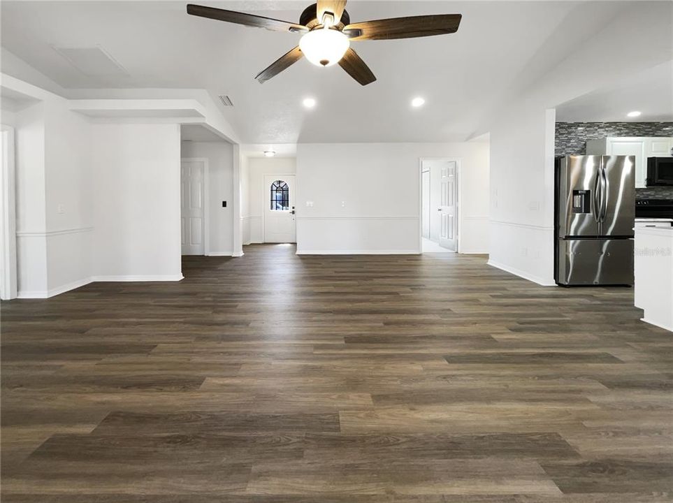 For Sale: $280,000 (3 beds, 2 baths, 1592 Square Feet)