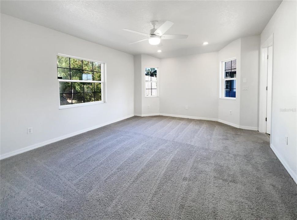 For Sale: $280,000 (3 beds, 2 baths, 1592 Square Feet)