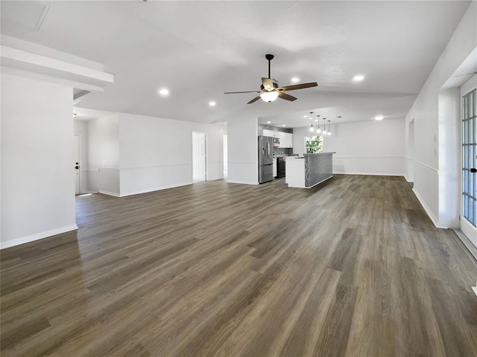 For Sale: $280,000 (3 beds, 2 baths, 1592 Square Feet)