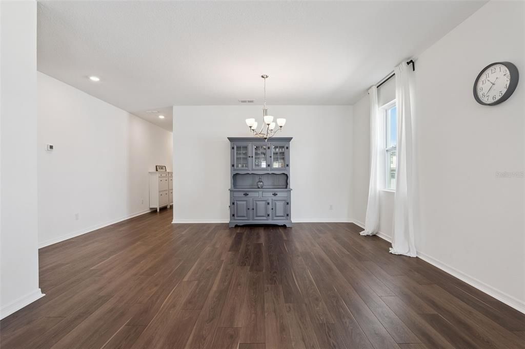 En Venta: $530,000 (4 camas, 3 baños, 1935 Pies cuadrados)