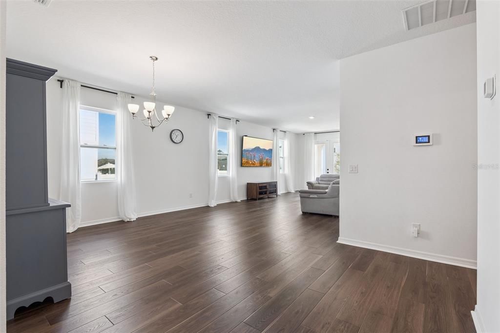 En Venta: $530,000 (4 camas, 3 baños, 1935 Pies cuadrados)