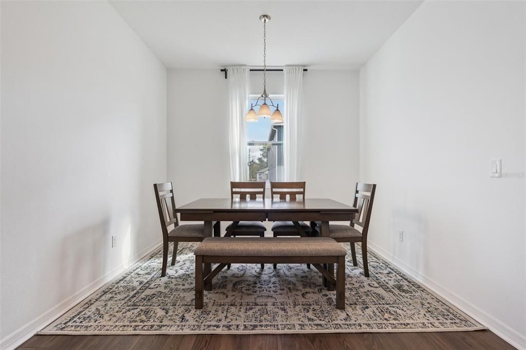 En Venta: $530,000 (4 camas, 3 baños, 1935 Pies cuadrados)