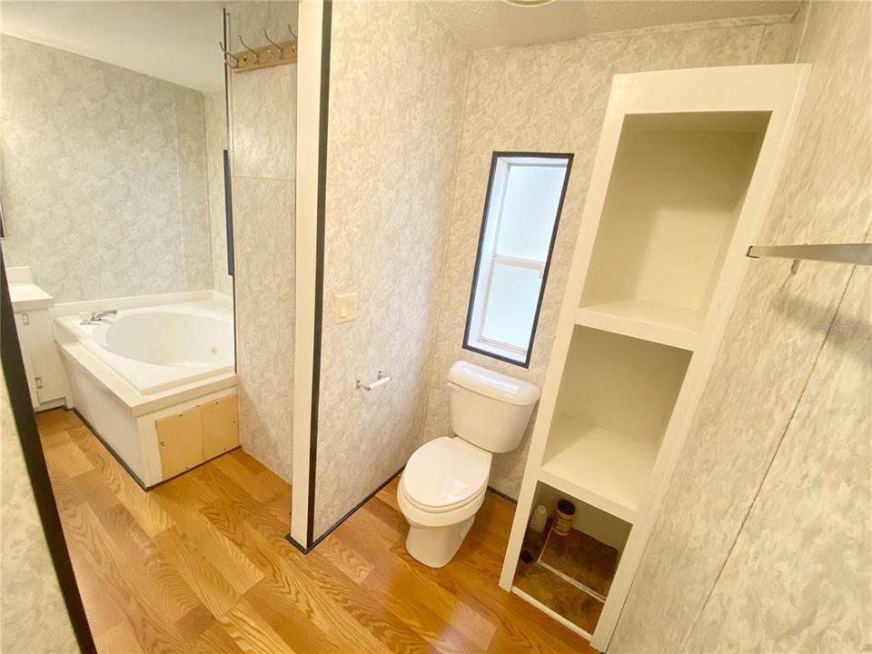 На продажу: $225,000 (3 спален, 2 ванн, 1404 Квадратных фут)