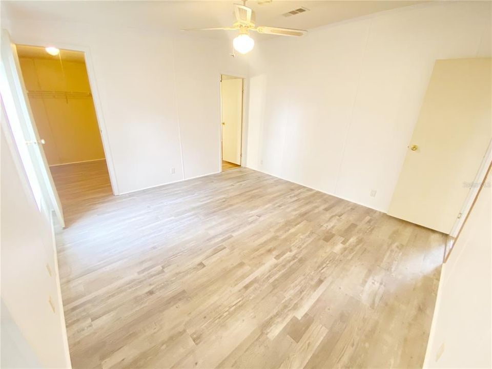 На продажу: $225,000 (3 спален, 2 ванн, 1404 Квадратных фут)