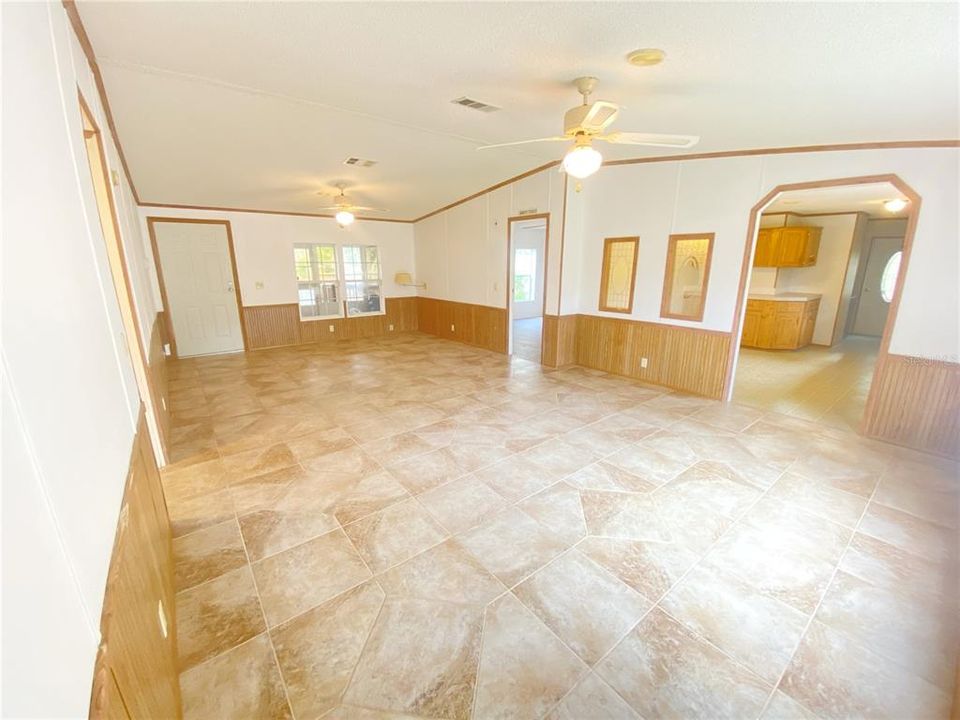 На продажу: $225,000 (3 спален, 2 ванн, 1404 Квадратных фут)