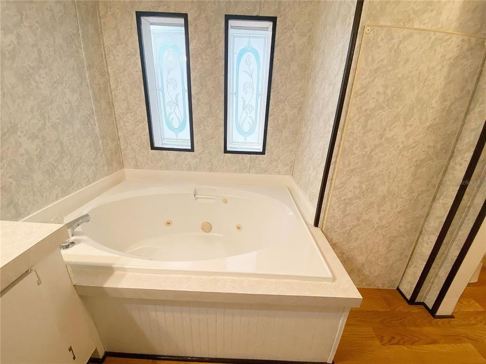 На продажу: $225,000 (3 спален, 2 ванн, 1404 Квадратных фут)