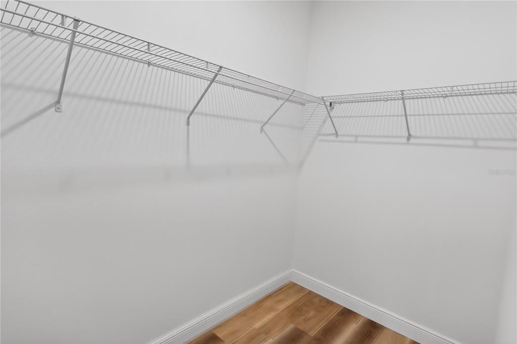 В аренду: $2,100 (4 спален, 2 ванн, 1833 Квадратных фут)