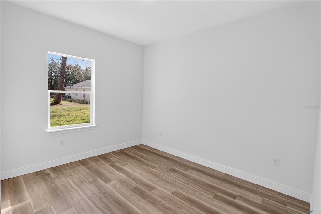 В аренду: $2,100 (4 спален, 2 ванн, 1833 Квадратных фут)