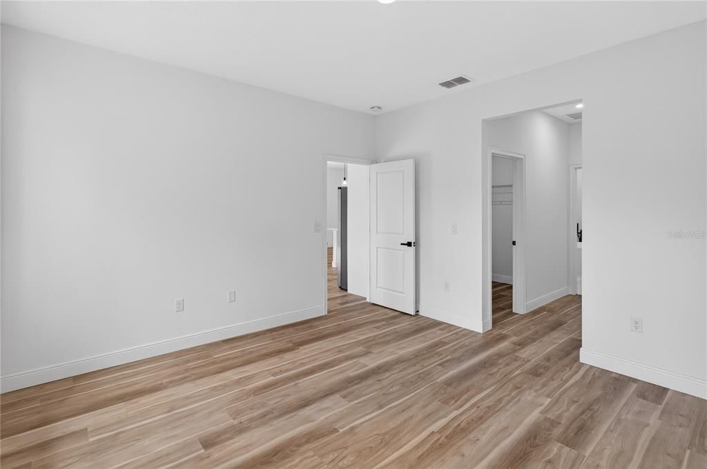 В аренду: $2,100 (4 спален, 2 ванн, 1833 Квадратных фут)