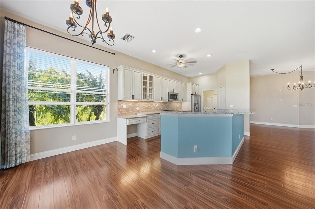 For Sale: $550,000 (3 beds, 2 baths, 2084 Square Feet)