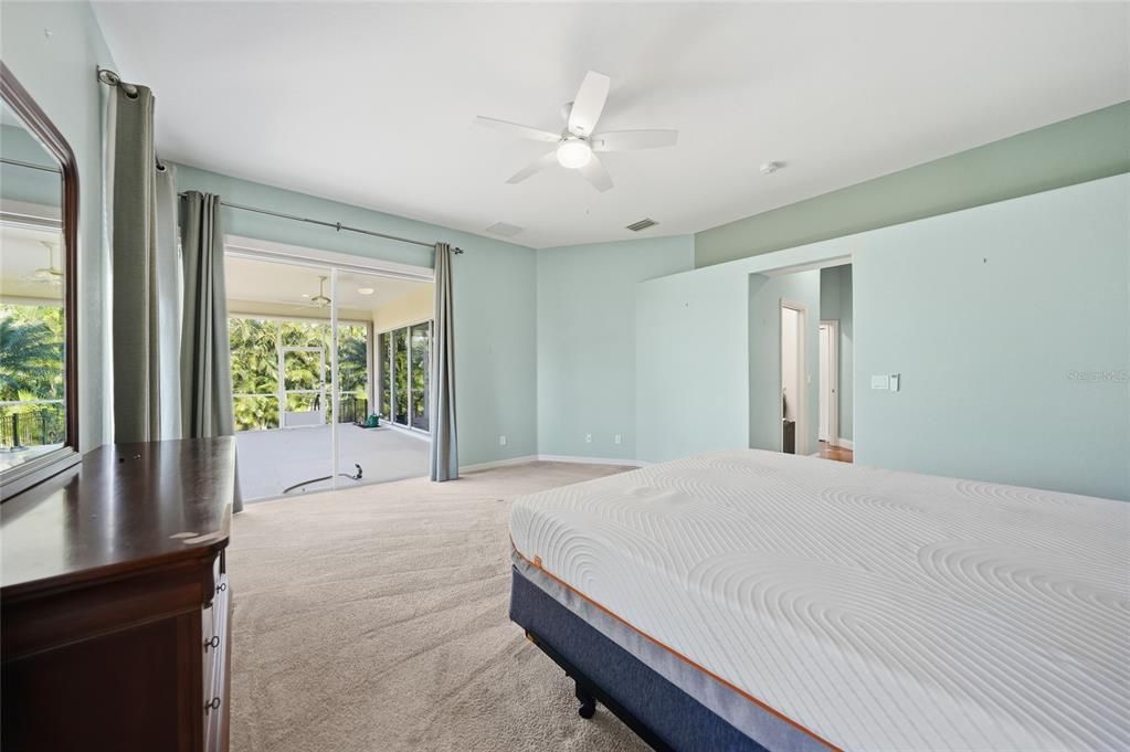 For Sale: $550,000 (3 beds, 2 baths, 2084 Square Feet)