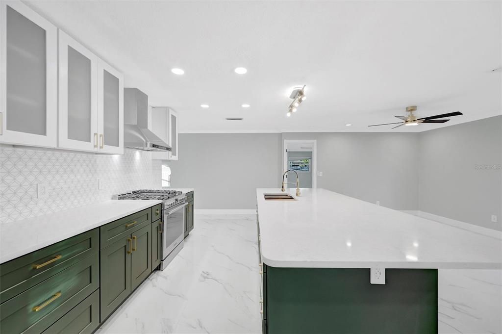 В аренду: $3,850 (4 спален, 2 ванн, 2246 Квадратных фут)