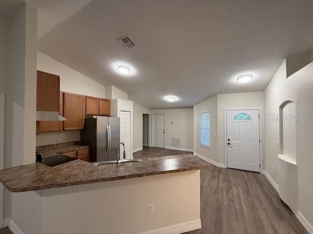 For Rent: $2,300 (3 beds, 2 baths, 1384 Square Feet)