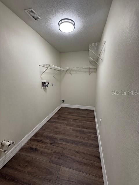 For Rent: $2,300 (3 beds, 2 baths, 1384 Square Feet)