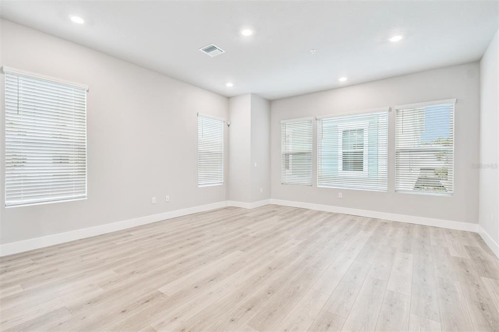 На продажу: $659,990 (3 спален, 3 ванн, 1952 Квадратных фут)