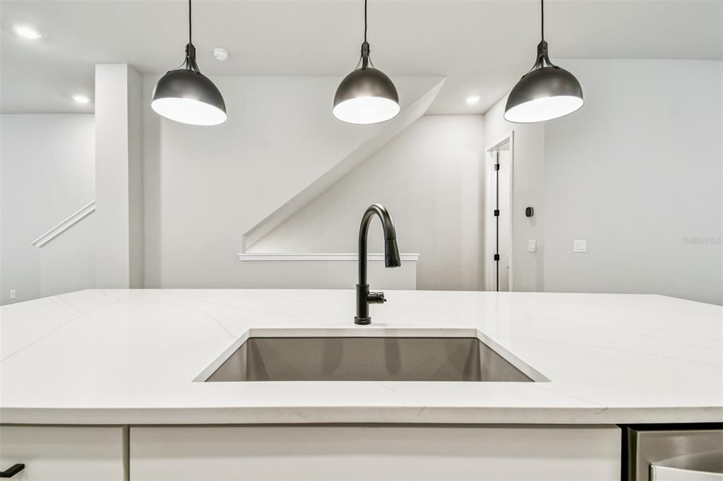 На продажу: $659,990 (3 спален, 3 ванн, 1952 Квадратных фут)