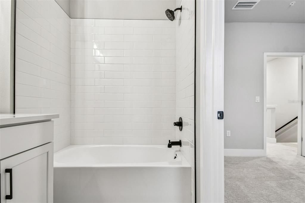 На продажу: $659,990 (3 спален, 3 ванн, 1952 Квадратных фут)