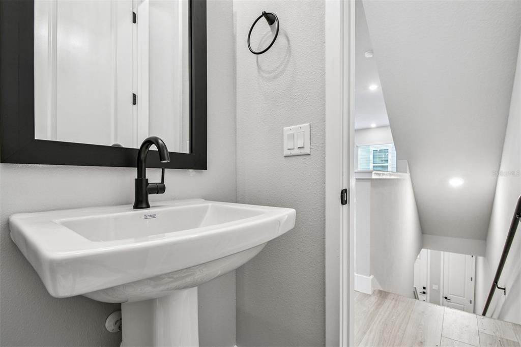 На продажу: $659,990 (3 спален, 3 ванн, 1952 Квадратных фут)