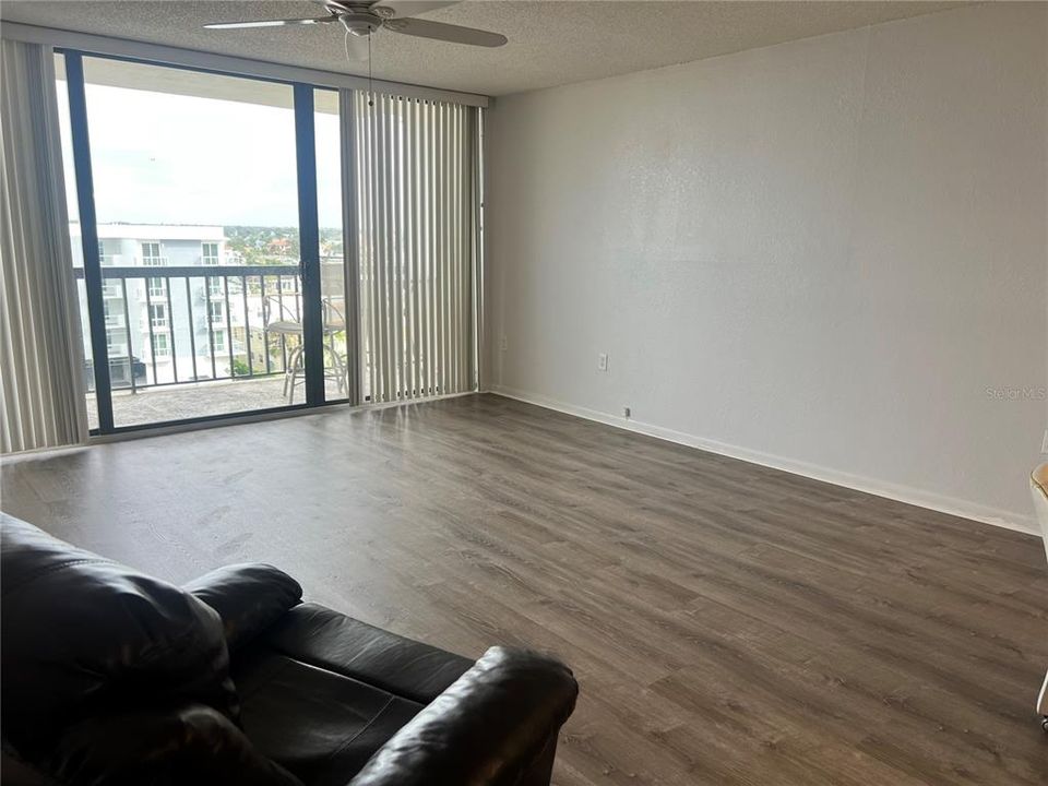 For Rent: $2,500 (2 beds, 2 baths, 1240 Square Feet)