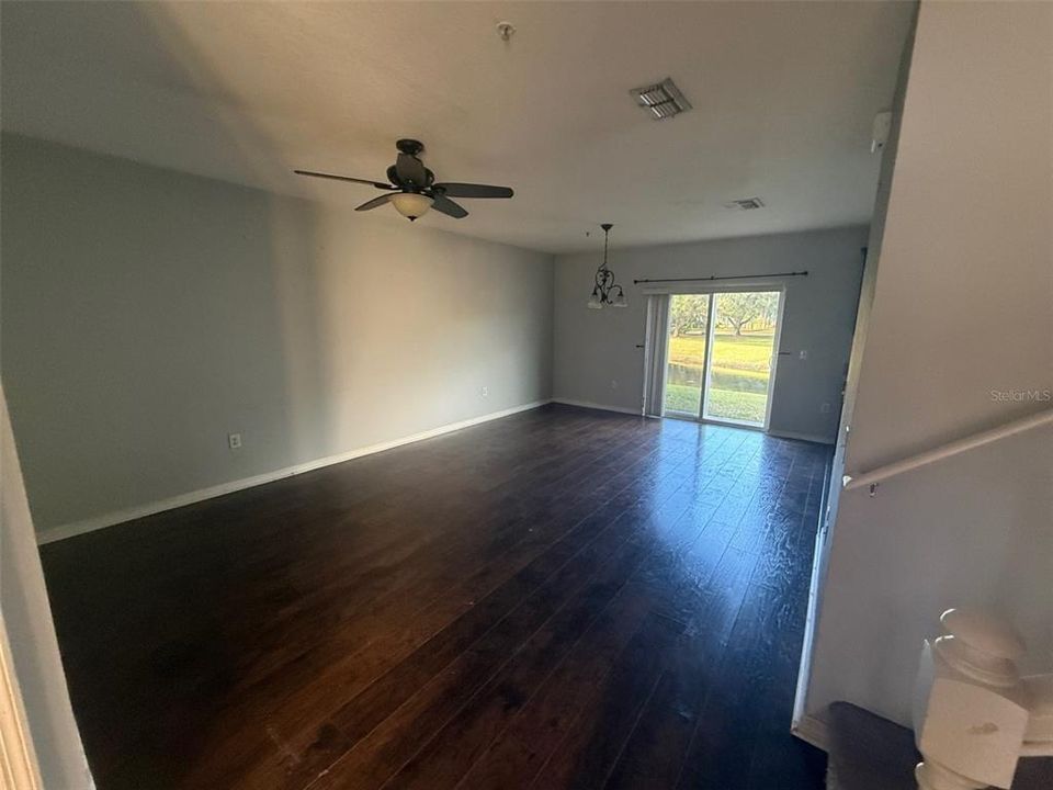 For Rent: $2,150 (3 beds, 2 baths, 1417 Square Feet)