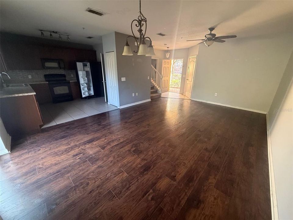 For Rent: $2,150 (3 beds, 2 baths, 1417 Square Feet)