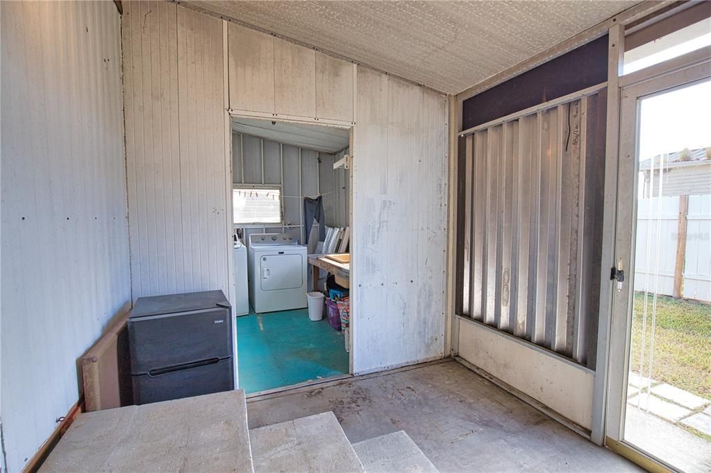 For Sale: $129,900 (2 beds, 2 baths, 672 Square Feet)