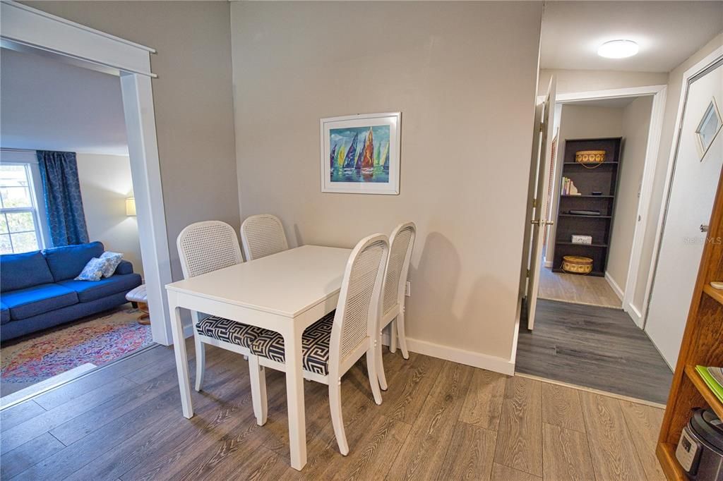 For Sale: $129,900 (2 beds, 2 baths, 672 Square Feet)