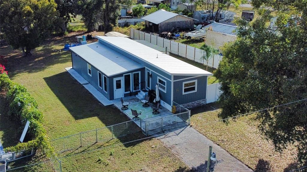 For Sale: $129,900 (2 beds, 2 baths, 672 Square Feet)