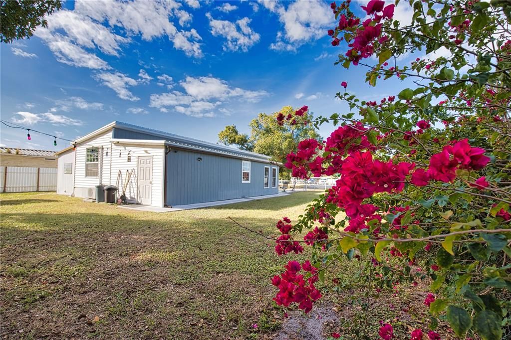 For Sale: $129,900 (2 beds, 2 baths, 672 Square Feet)