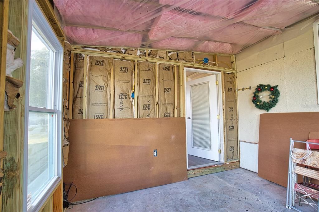 For Sale: $129,900 (2 beds, 2 baths, 672 Square Feet)