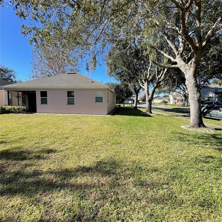 For Rent: $2,750 (3 beds, 2 baths, 1812 Square Feet)