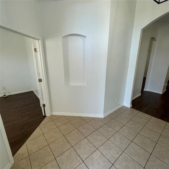 For Rent: $2,750 (3 beds, 2 baths, 1812 Square Feet)