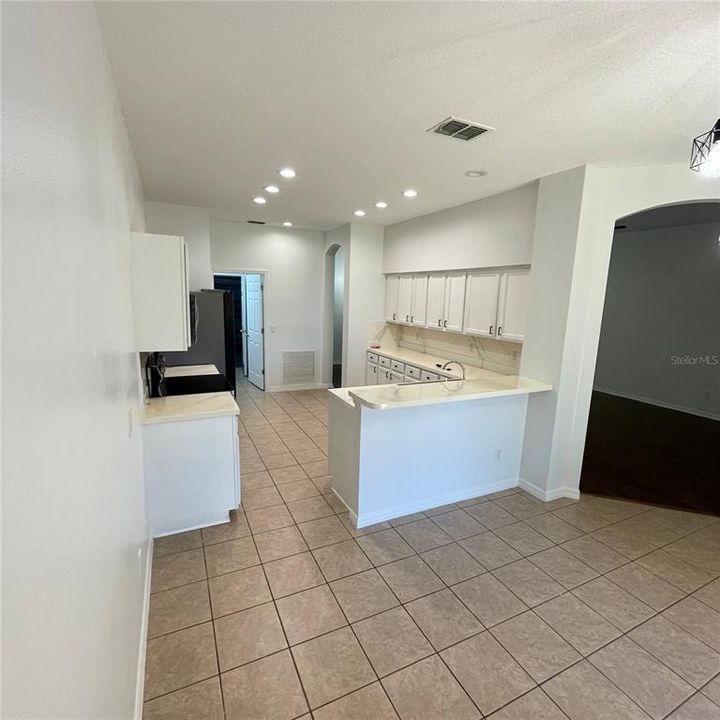 For Rent: $2,750 (3 beds, 2 baths, 1812 Square Feet)