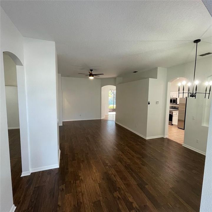 For Rent: $2,750 (3 beds, 2 baths, 1812 Square Feet)