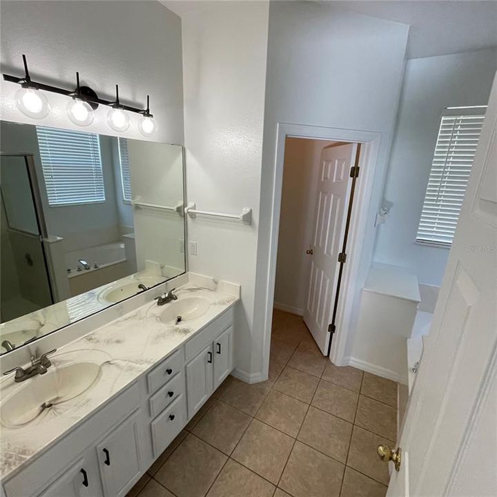 For Rent: $2,750 (3 beds, 2 baths, 1812 Square Feet)