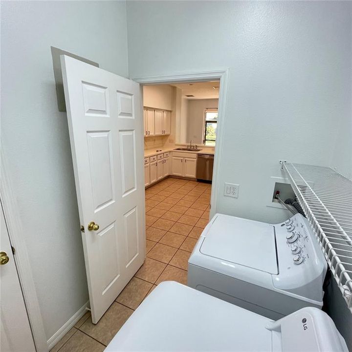 For Rent: $2,750 (3 beds, 2 baths, 1812 Square Feet)