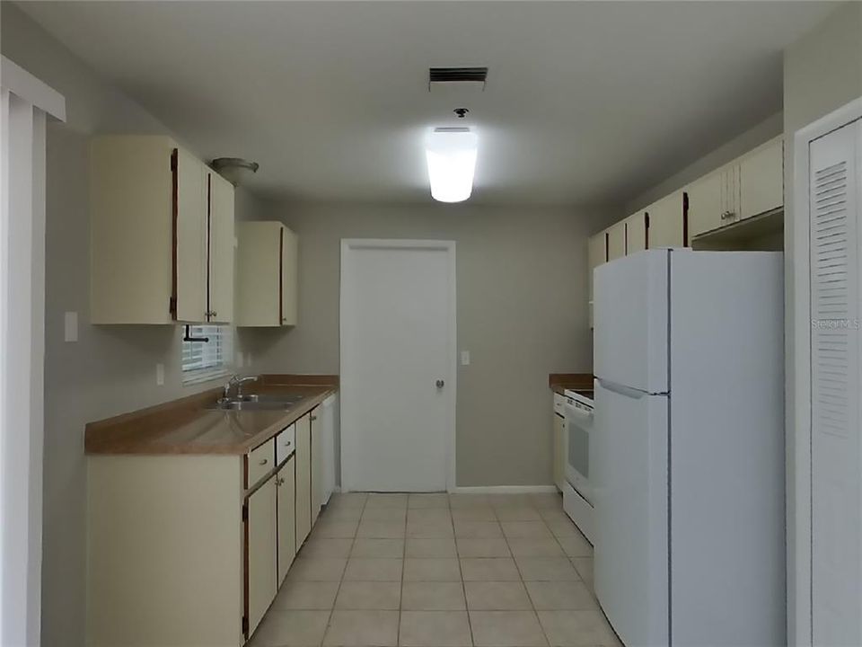 В аренду: $1,669 (3 спален, 2 ванн, 1288 Квадратных фут)